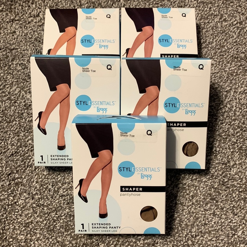 NIB Style Essentials by Leggs Nude Size Q